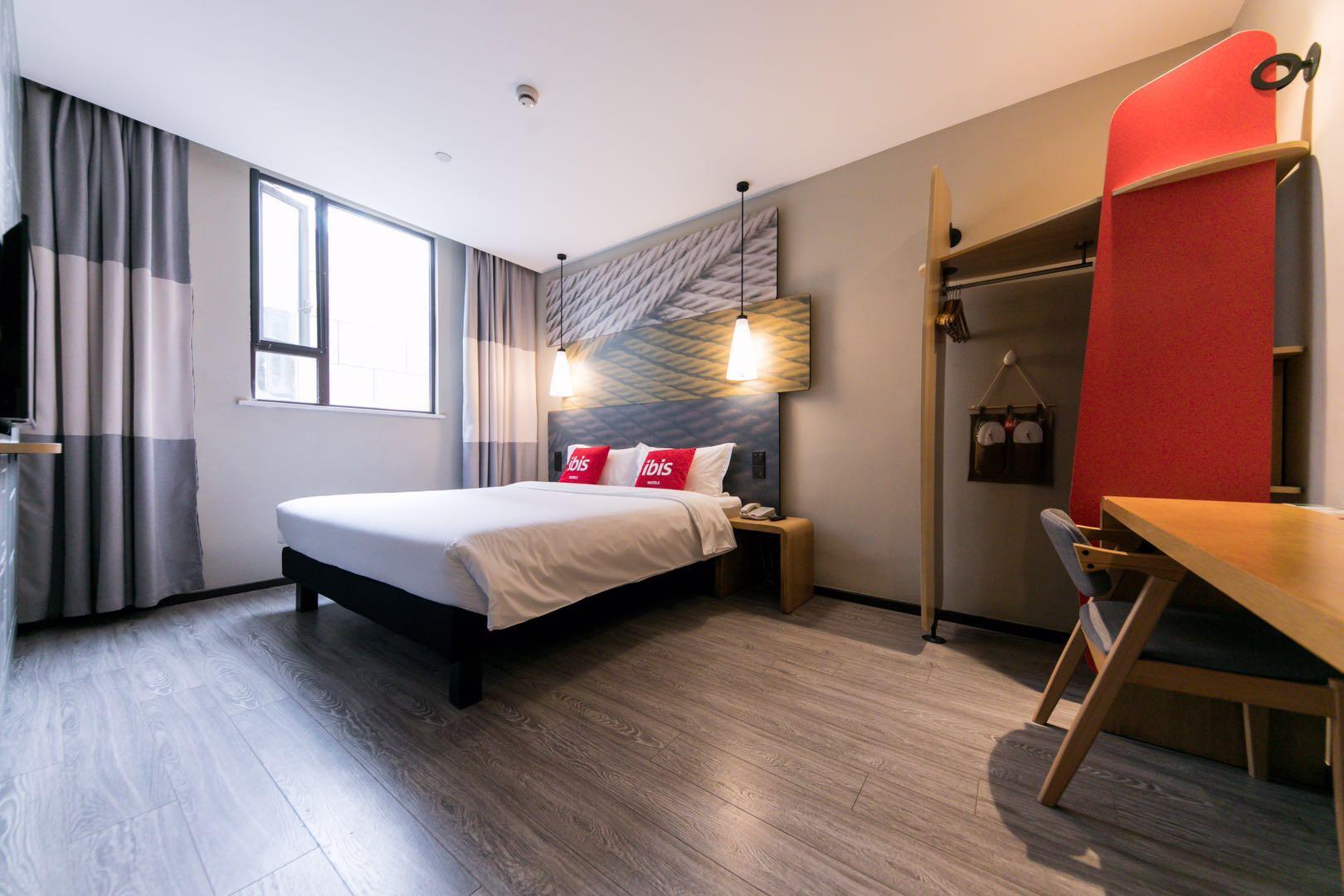 Ibis Shanghai Gubei Exteriör bild