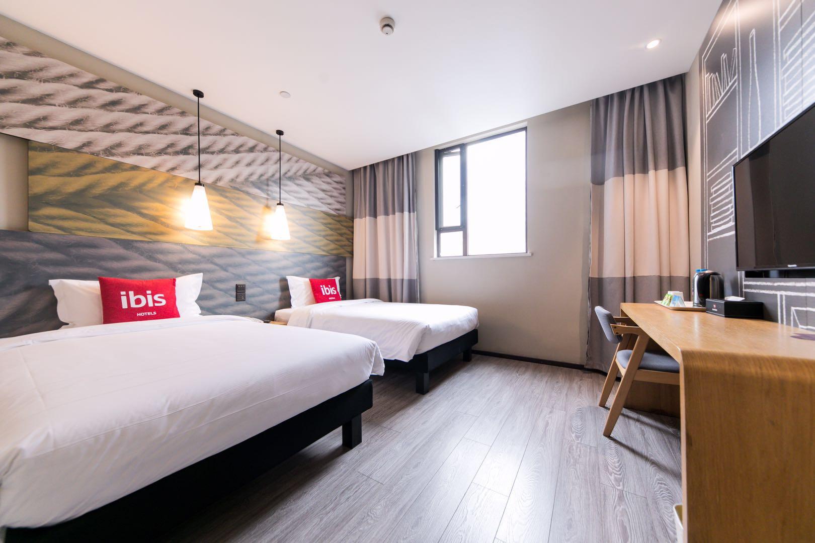 Ibis Shanghai Gubei Exteriör bild