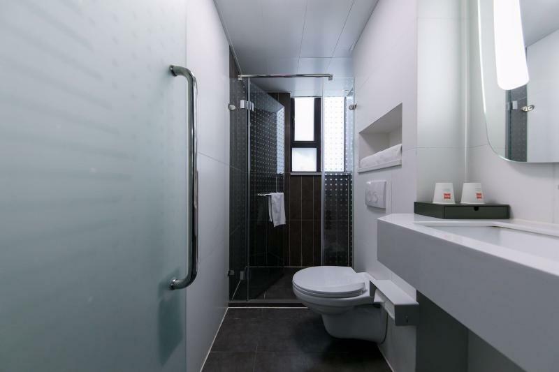 Ibis Shanghai Gubei Exteriör bild